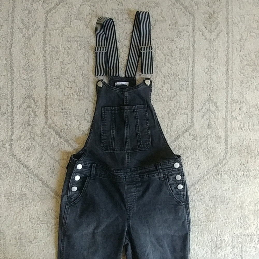Black Kapri Overalls🌻
